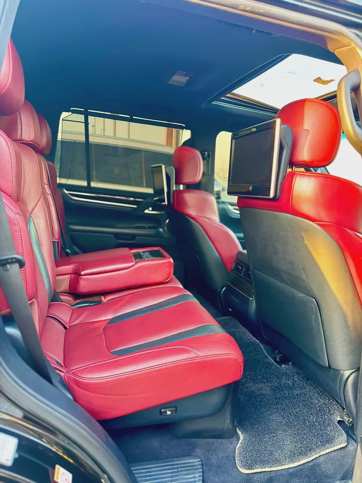 Pristine Lexus LX 570 Signature 2018 | GCC Specs | Full Service Historyلكزس LX570 سجنتشر صبغ وكاله-13-13