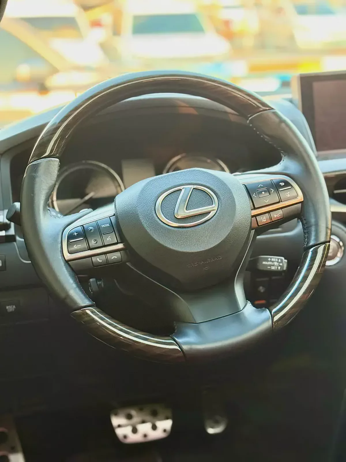 Pristine Lexus LX 570 Signature 2018 | GCC Specs | Full Service Historyلكزس LX570 سجنتشر صبغ وكاله-16-16
