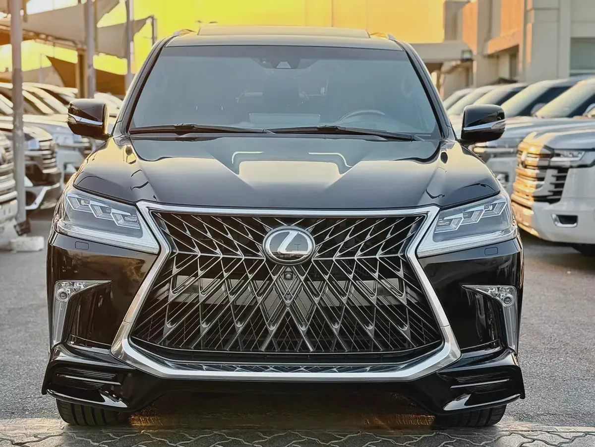 Pristine Lexus LX 570 Signature 2018 | GCC Specs | Full Service Historyلكزس LX570 سجنتشر صبغ وكاله-17-17