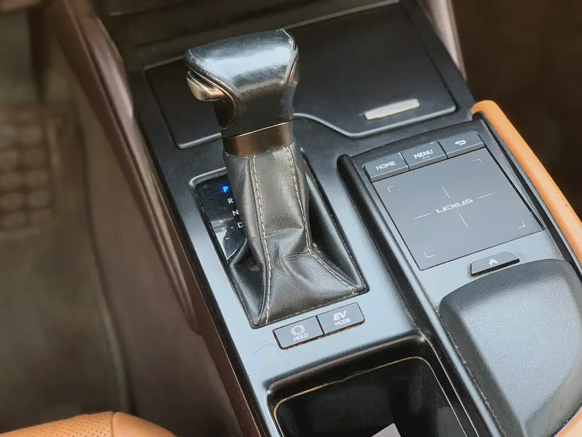 ES 300h 2021 model - GCC Specs - 2.5L 4-Cyl engine-9-9