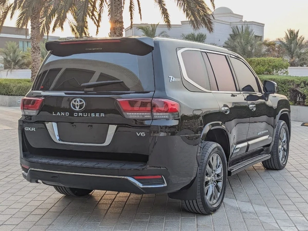 TOYOTA LAND CRUISER 2014 FACELIFTED 2025 WITH INTERIOR AND EXTERIOR V6 4.0L IN EXCELLENT CONDITION