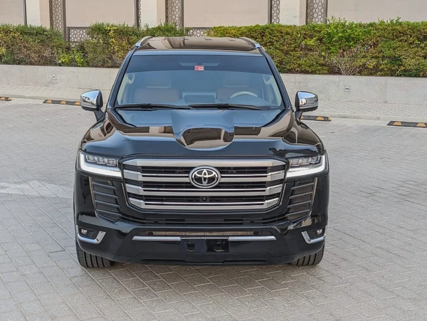 TOYOTA LAND CRUISER 2014 FACELIFTED 2025 WITH INTERIOR AND EXTERIOR V6 4.0L IN EXCELLENT CONDITION