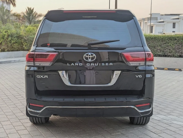 TOYOTA LAND CRUISER 2014 FACELIFTED 2025 WITH INTERIOR AND EXTERIOR V6 4.0L IN EXCELLENT CONDITION