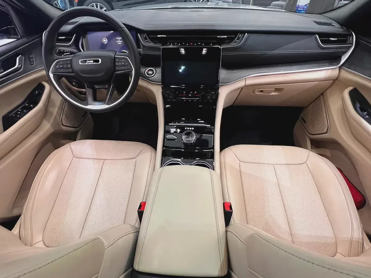 !! 2023!! Jeep | Grand Cherokee L | Limited | GCC Specs | Under Dealers Warranty | Just 55000 Driven-11-11