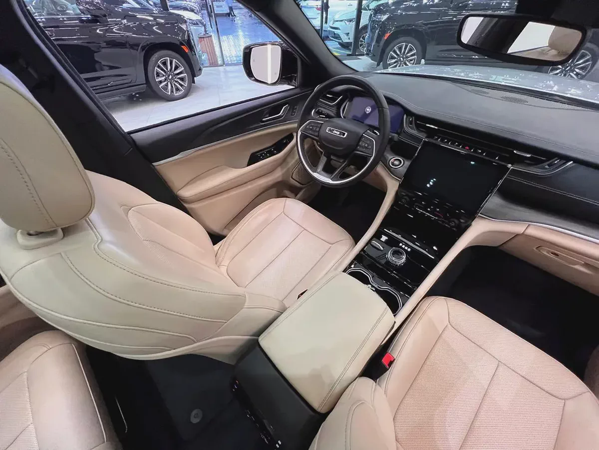 !! 2023!! Jeep | Grand Cherokee L | Limited | GCC Specs | Under Dealers Warranty | Just 55000 Driven-12-12
