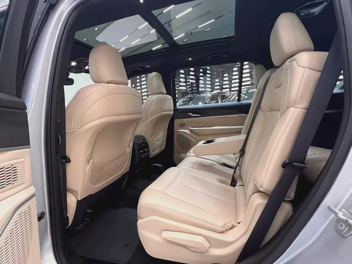 !! 2023!! Jeep | Grand Cherokee L | Limited | GCC Specs | Under Dealers Warranty | Just 55000 Driven-15-15