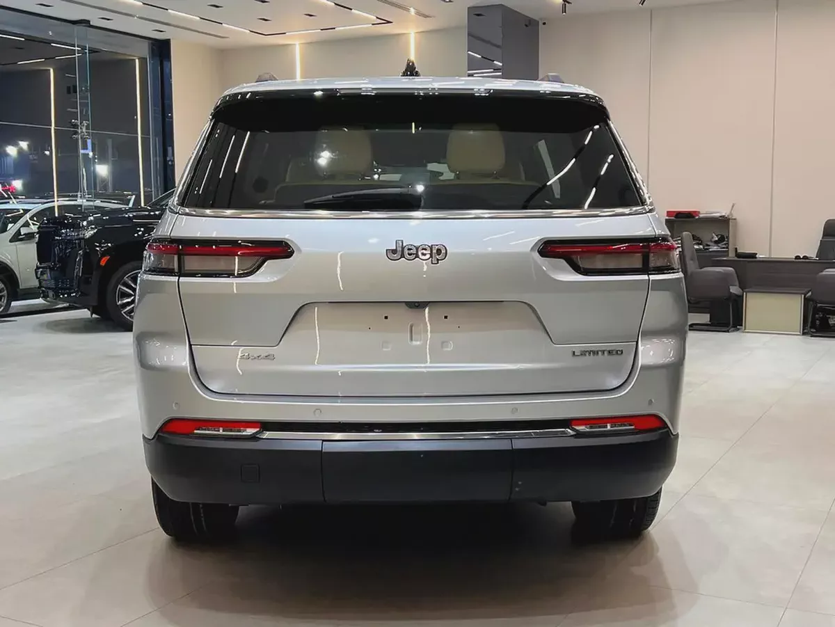 !! 2023!! Jeep | Grand Cherokee L | Limited | GCC Specs | Under Dealers Warranty | Just 55000 Driven-5-5