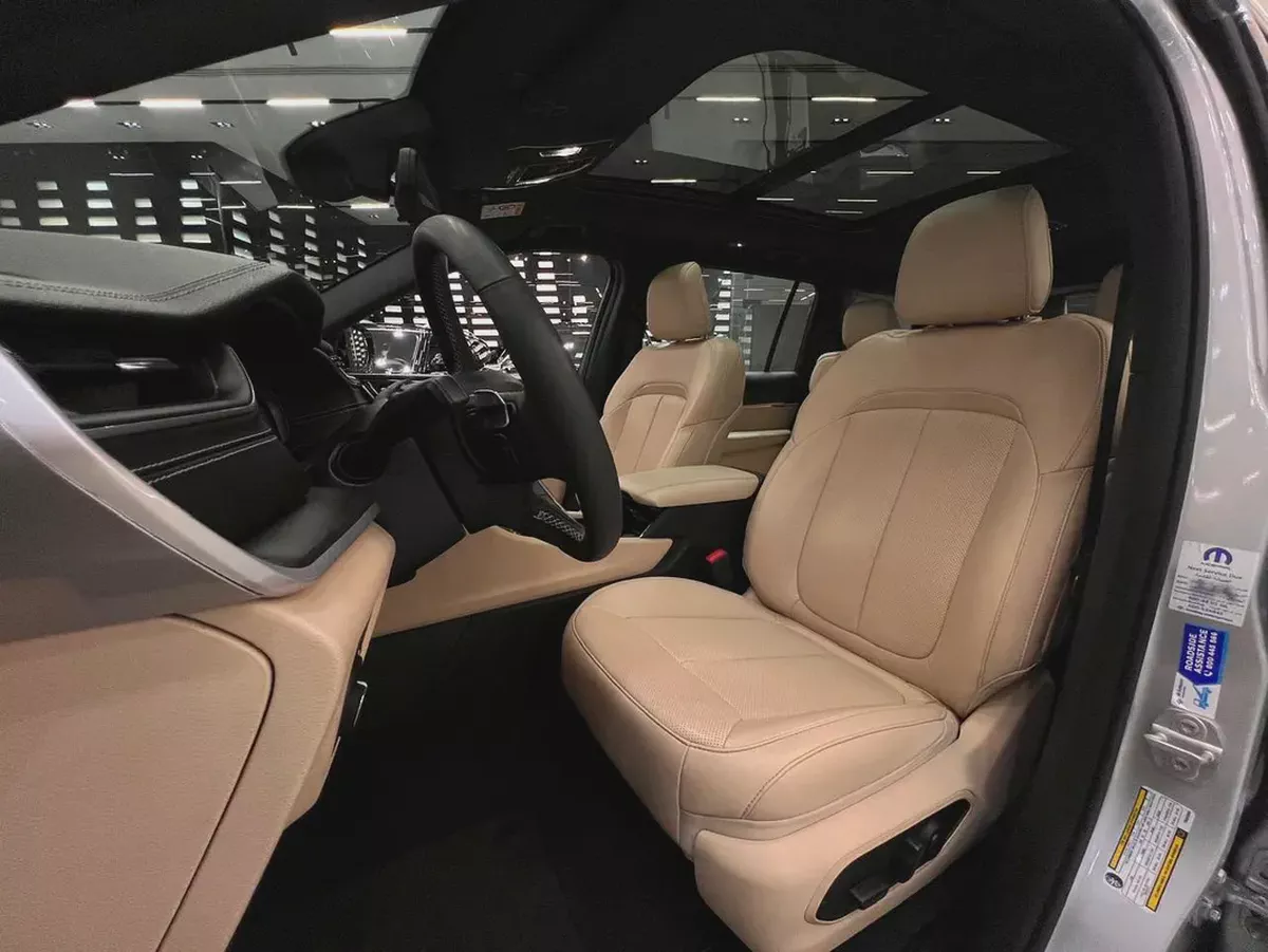 !! 2023!! Jeep | Grand Cherokee L | Limited | GCC Specs | Under Dealers Warranty | Just 55000 Driven-8-8