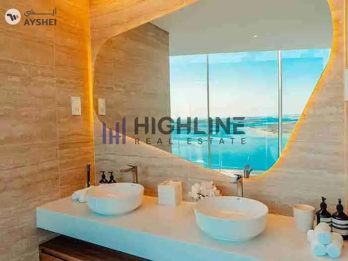 Sophisticated Vibrant Beach Luxury Villa