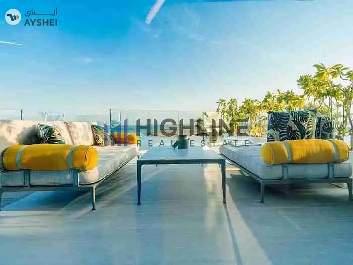 Sophisticated Vibrant Beach Luxury Villa