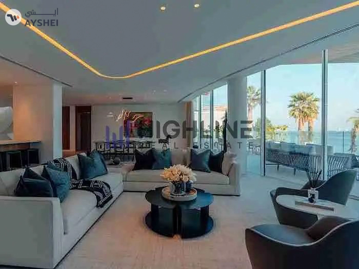Sophisticated Vibrant Beach Luxury Villa