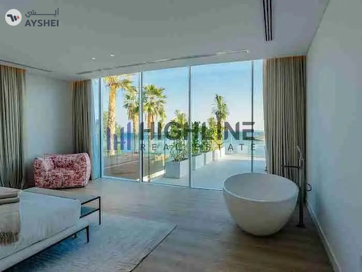 Sophisticated Vibrant Beach Luxury Villa