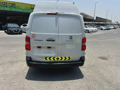Peugeot Expert 2020 GCC Specs | Reliable Commercial Van | Well Maintained-8