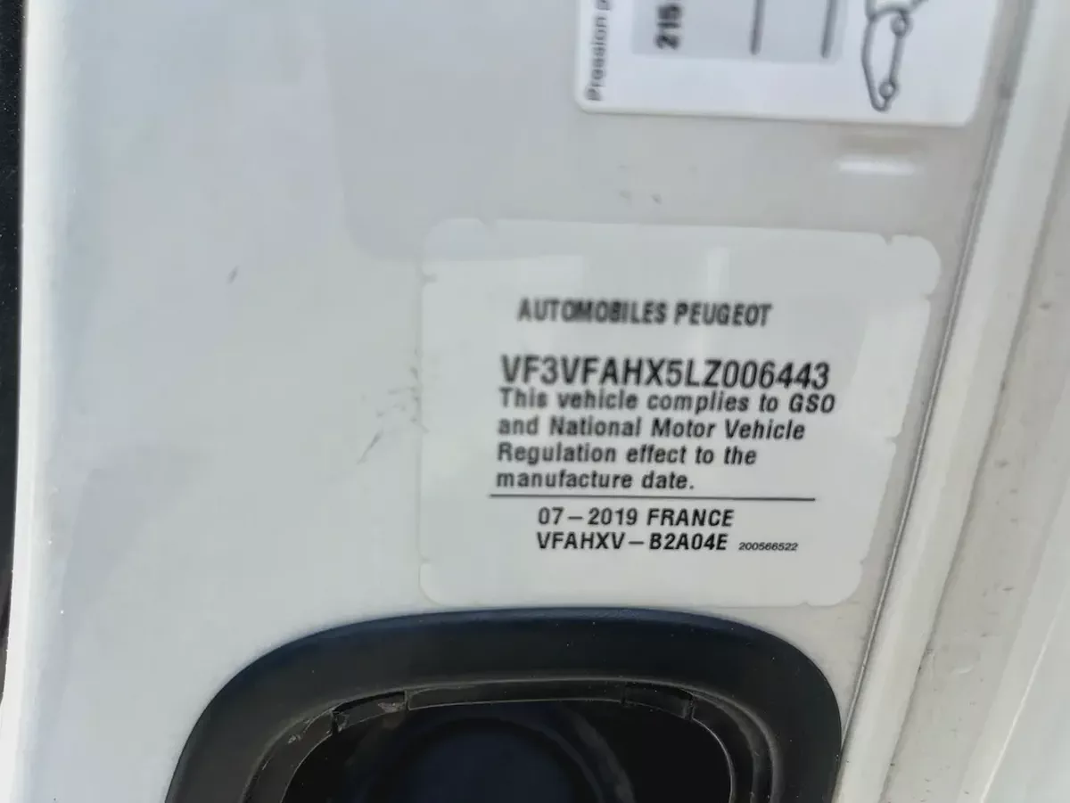 Peugeot Expert 2020 GCC Specs | Reliable Commercial Van | Well Maintained-14-14