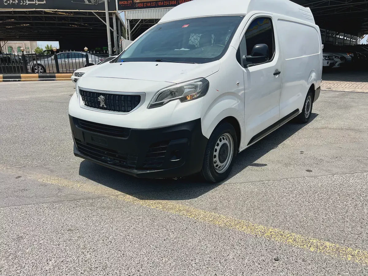 Peugeot Expert 2020 GCC Specs | Reliable Commercial Van | Well Maintained-4-4