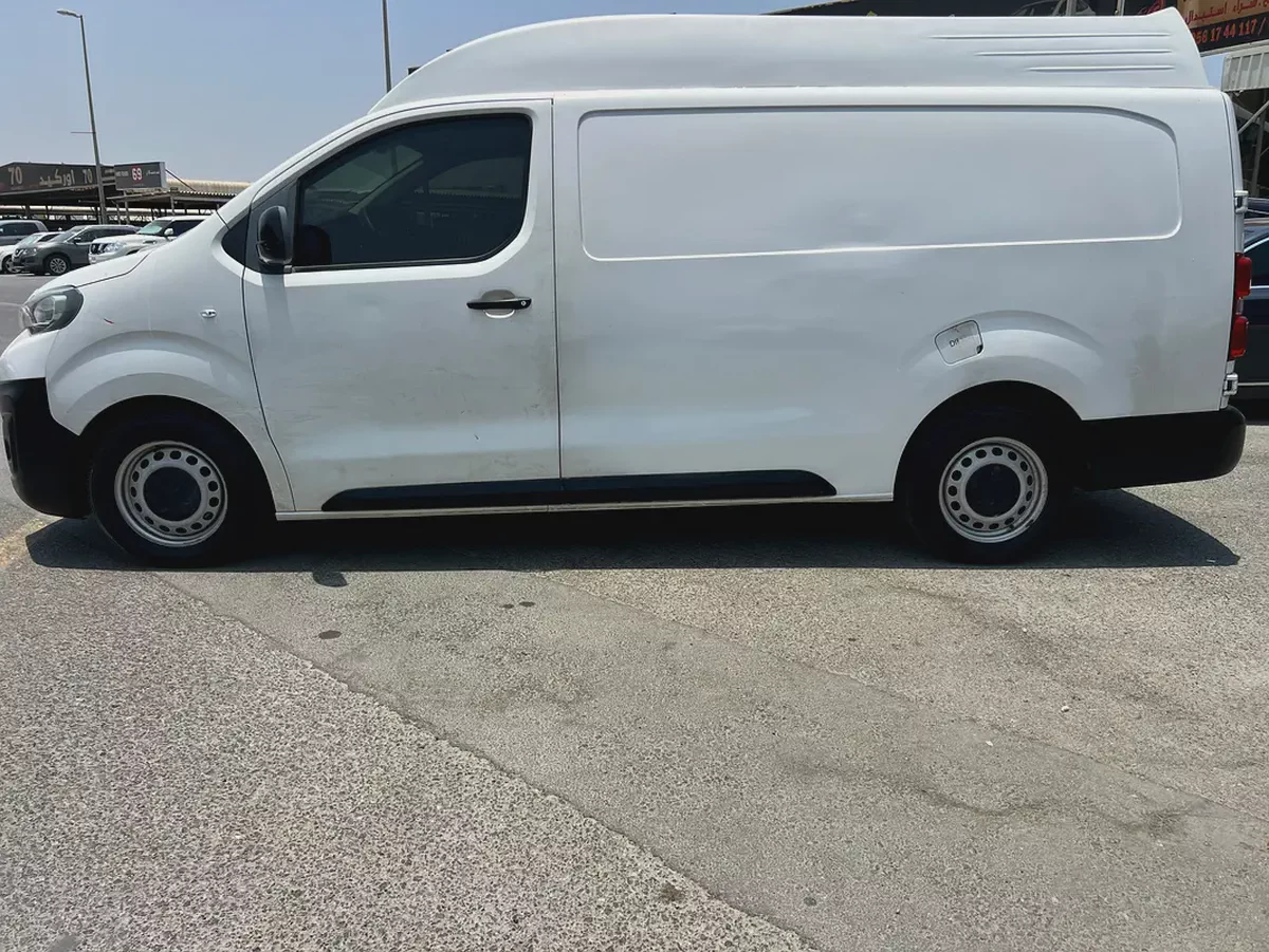 Peugeot Expert 2020 GCC Specs | Reliable Commercial Van | Well Maintained-5-5