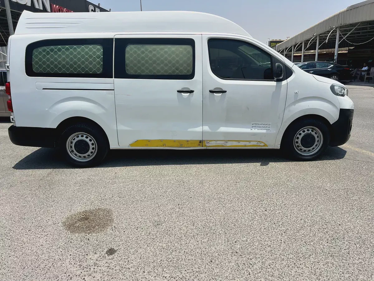 Peugeot Expert 2020 GCC Specs | Reliable Commercial Van | Well Maintained-7-7