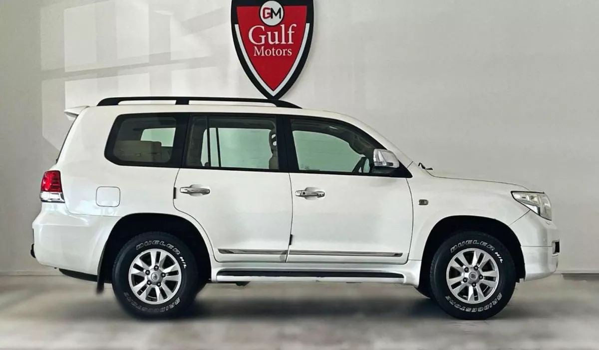 Toyota Land Cruiser GXR V6 4.0L-6CYL GCC FULL OPTION-EXCELLENT CONDITION-VAT INCLUSIVE-2-0