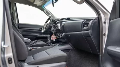 Toyota Hilux SGLX Toyota Hilux 2.4 Manual Mid Option 2024-17