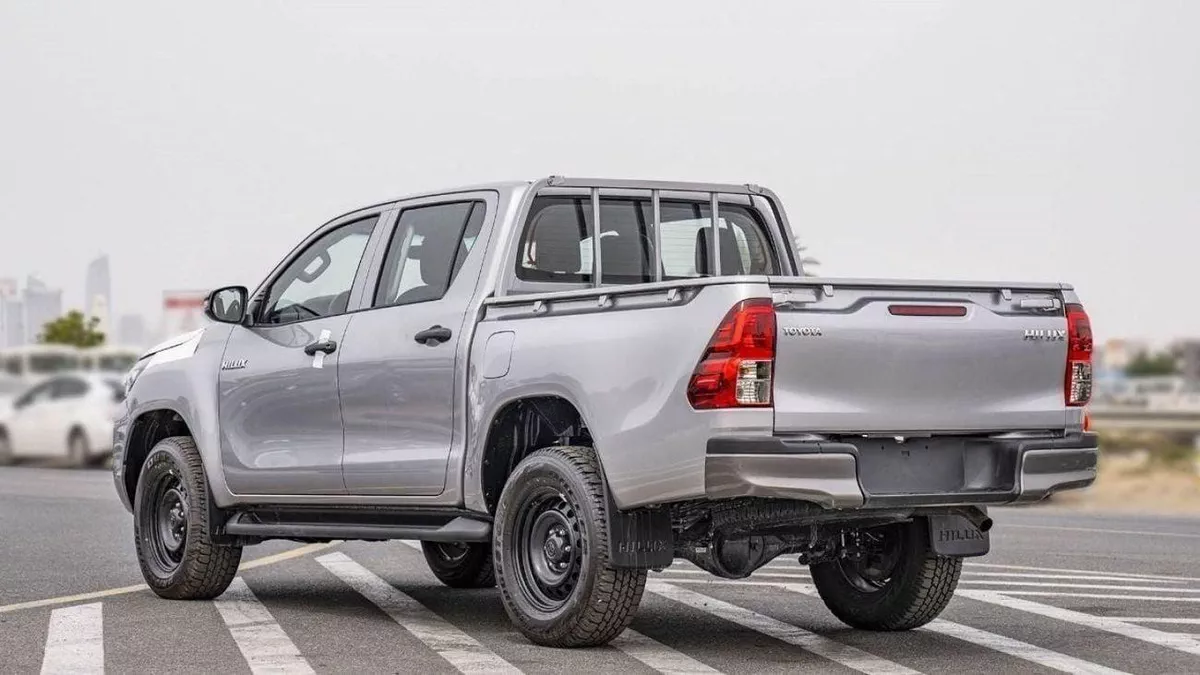 Toyota Hilux SGLX Toyota Hilux 2.4 Manual Mid Option 2024-5-0