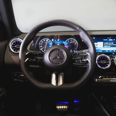 AED 3,544 P.M • 0% Downpayment • Mercedes-Benz GLB 200  • Agency Warranty-8