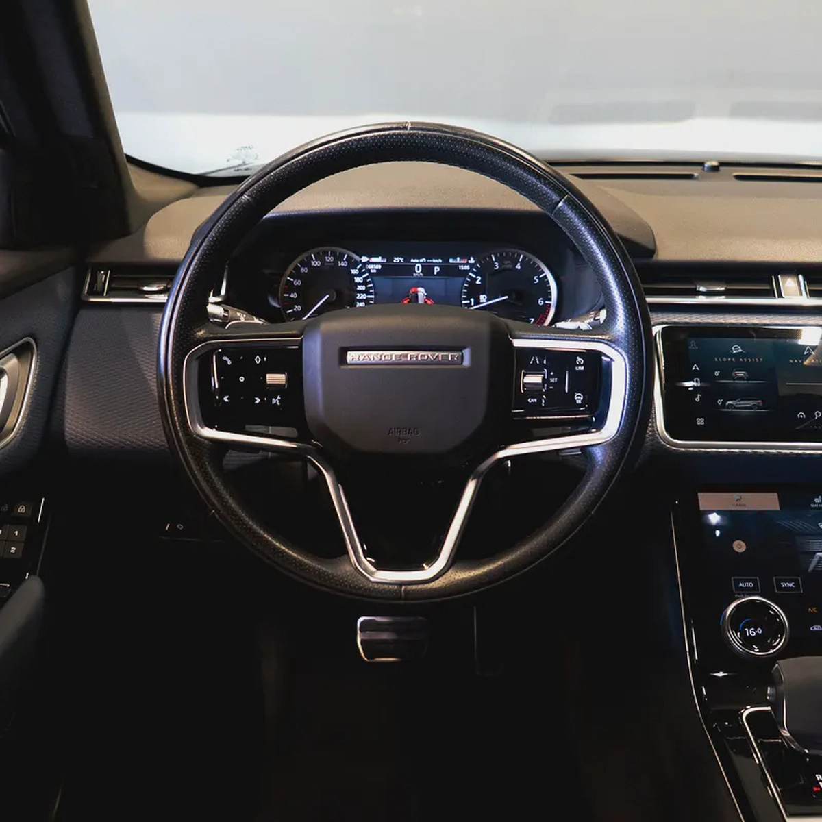AED 2,969 p.m • 0% Downpayment • Velar R-Dynamic • 1 Year Warranty • Full Service History-11-11