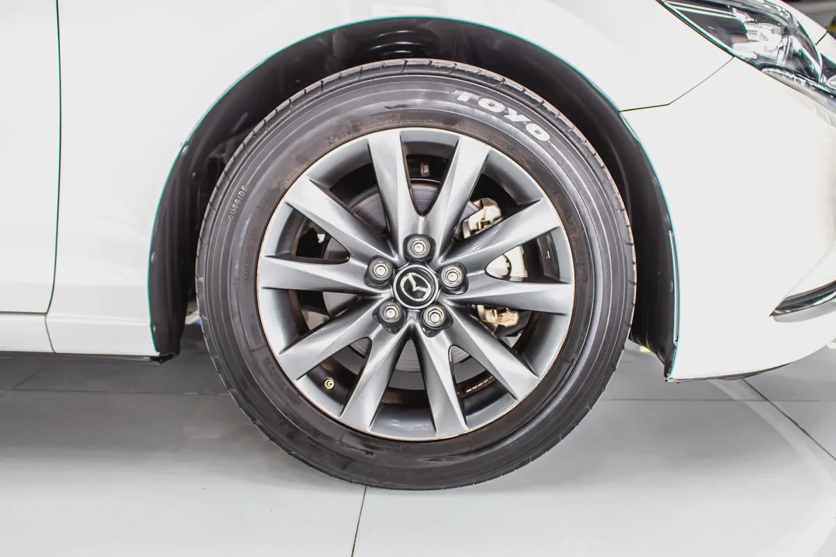 WARRANTY 1 YR / 20000 KM | GCC | 2.5 L | AED 1100 |-7-7