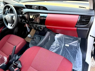 Toyota Hilux Single Cab Base 2026 GCC Specs-8
