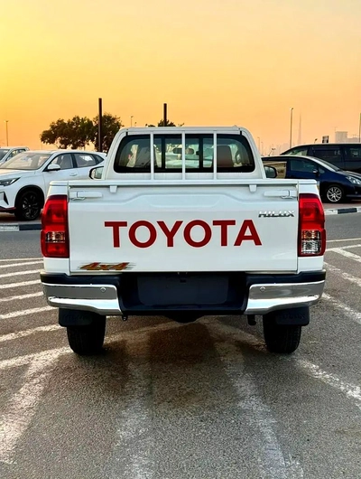 Toyota Hilux Single Cab Base 2026 GCC Specs-2