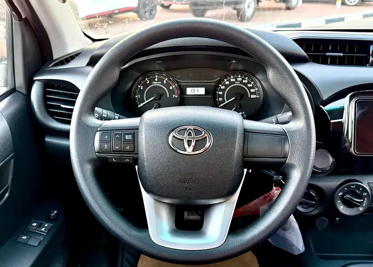 Toyota Hilux Single Cab Base 2026 GCC Specs-9-9