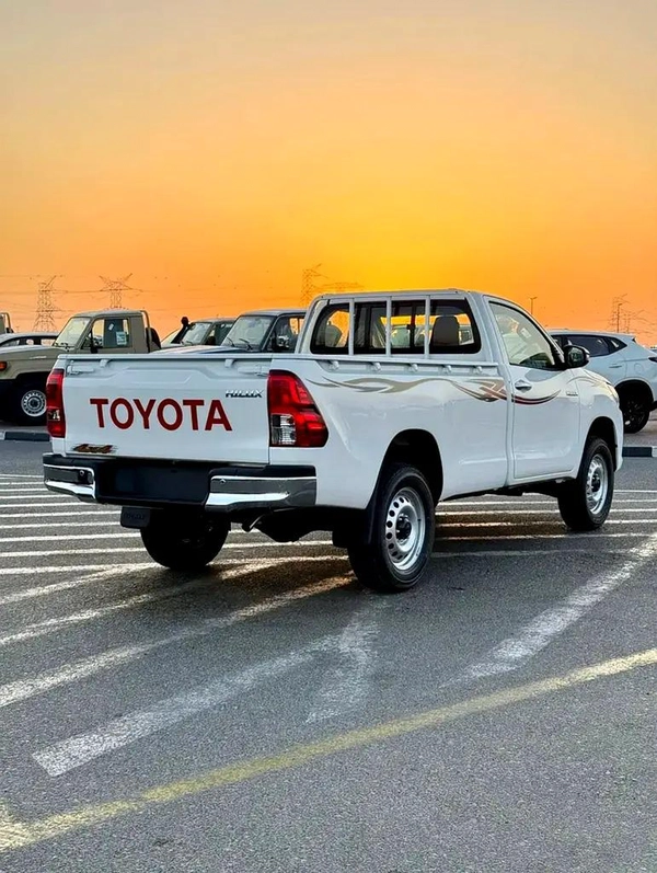 Toyota Hilux Single Cab Base 2026 GCC Specs