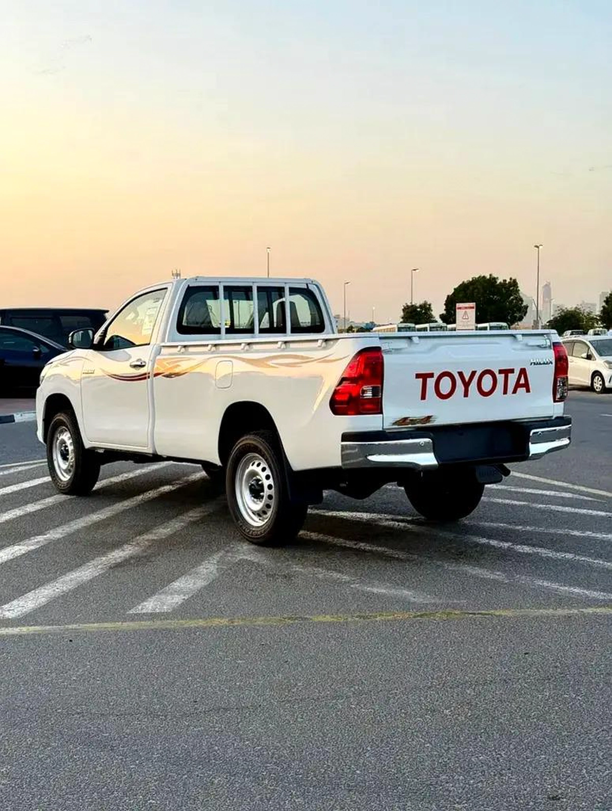 Toyota Hilux Single Cab Base 2026 GCC Specs-10-10