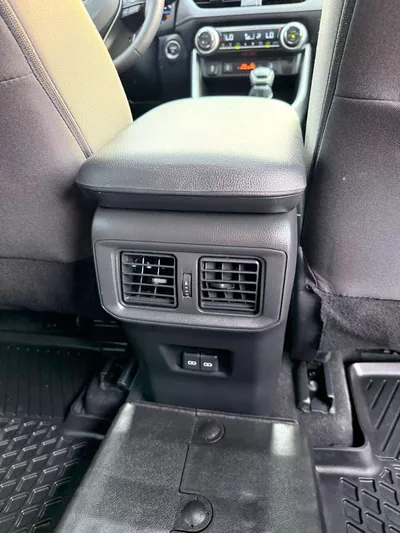 Toyota RAV4 XLE HEV Hybrid-17