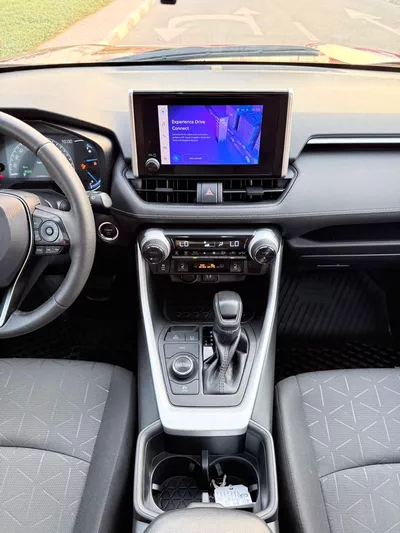 Toyota RAV4 XLE HEV Hybrid-7