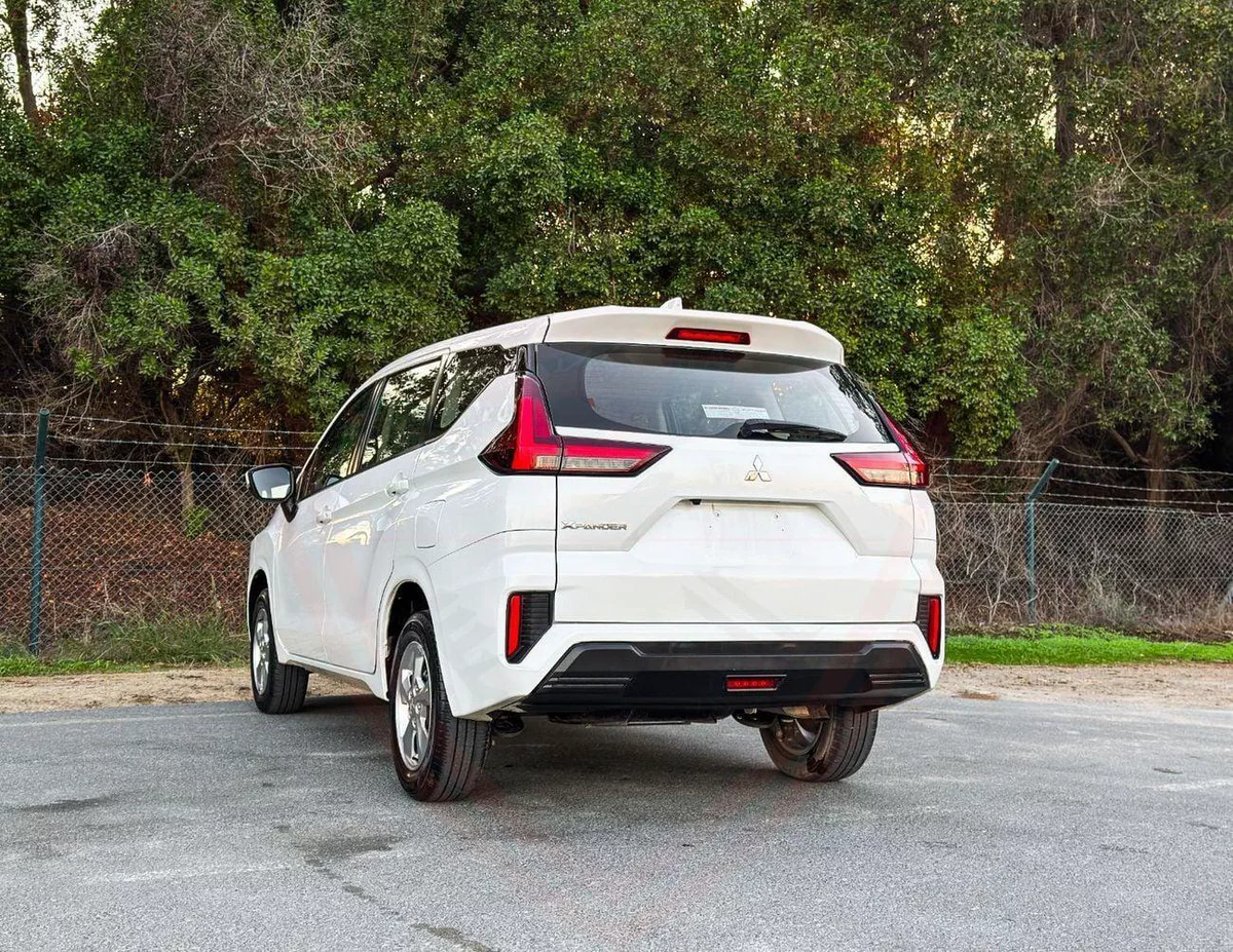 Mitsubishi Xpander MEDIUM LINE Mid 1.5L Mitsubishi Xpander | 1.5 L | 2024 | GCC | Accident-Free |  In Excellent Conditi-3-0