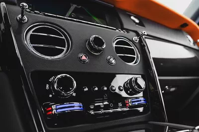 24,610 AED / month | 60 months | 0% DP | 2022 Rolls Royce Cullinan Black Badge-17