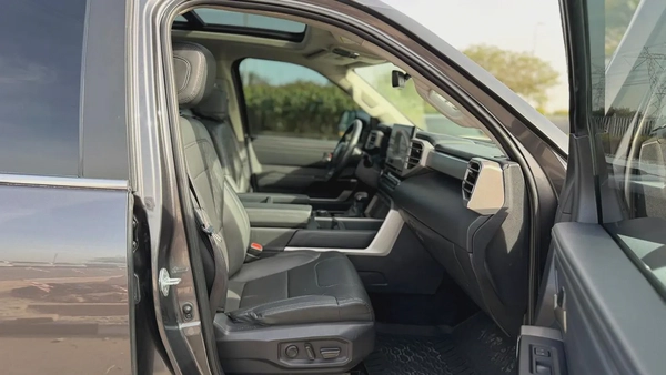 TOYOTA TUNDRA ,MINT CONDITION