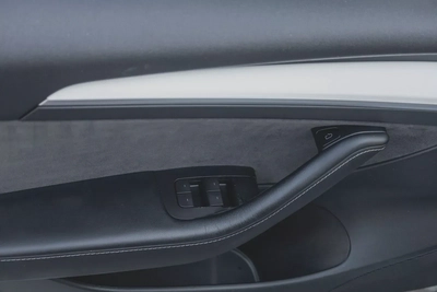 Tesla Model 3 Performance 2022-13