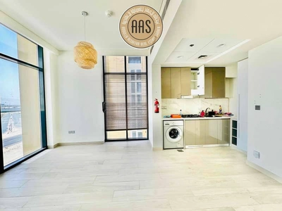 Pool view •• chiller free •• spacious layout •• corner unit-3