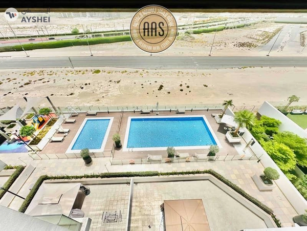 Pool view •• chiller free •• spacious layout •• corner unit