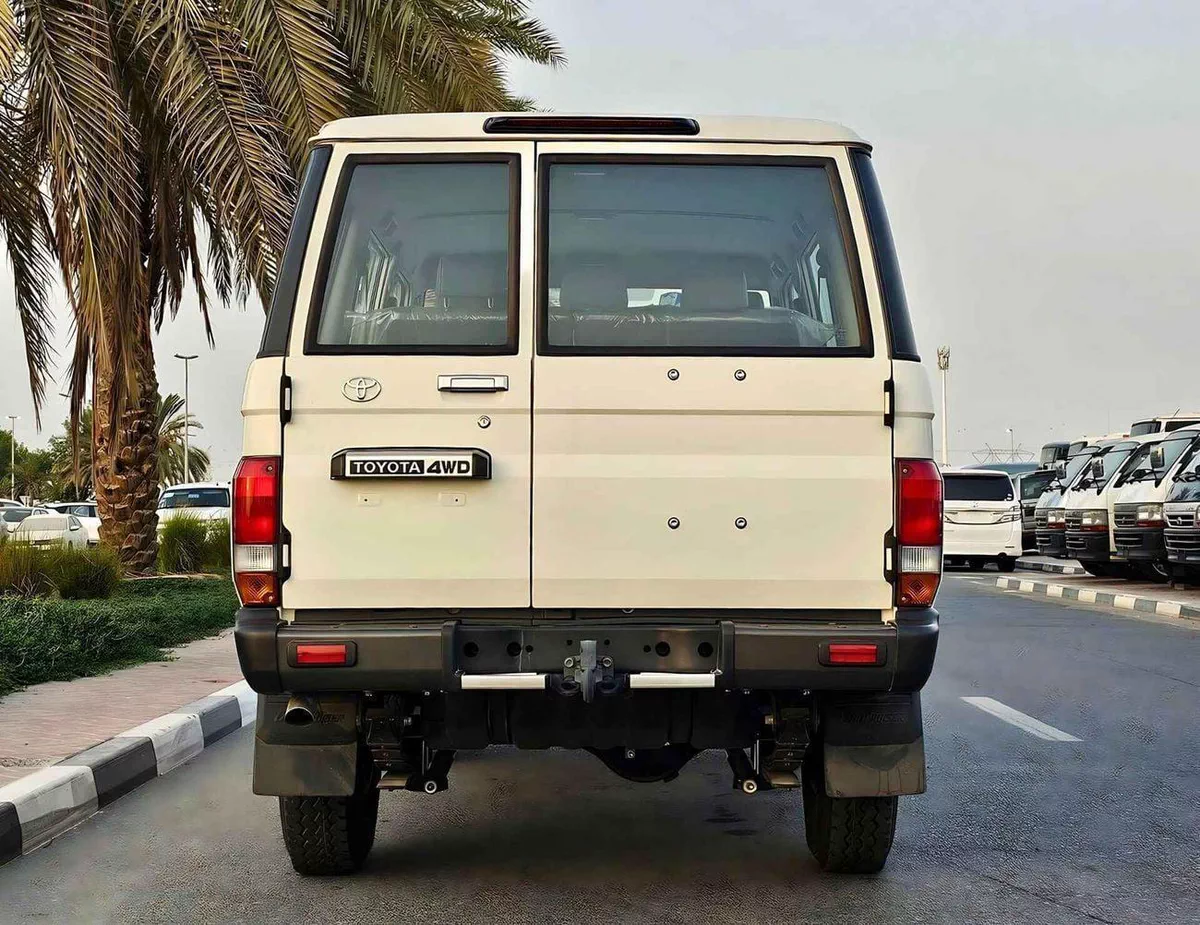 Toyota Land Cruiser 70 LC76 DX 4.2L DIESEL | M/T | POWER WINDOWS WITH LEATHER | 4WD (CODE # 68037)-2-0