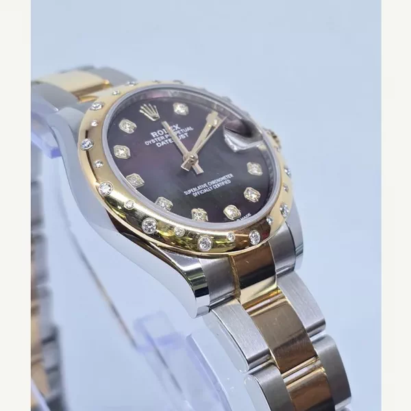 Rolex Datejust Mother of Pearl Diamond Dial 31mm with Oyster Bracelet | Condition: Like new & unworn | Year of production 2021 | Original box | Original papers
