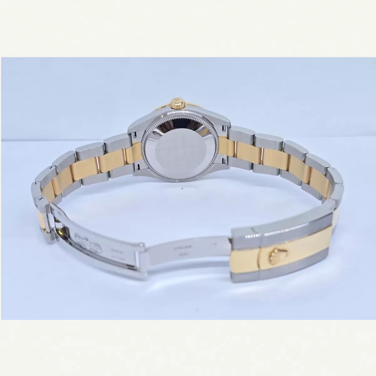 Rolex Datejust Mother of Pearl Diamond Dial 31mm with Oyster Bracelet | Condition: Like new & unworn | Year of production 2021 | Original box | Original papers-6-6
