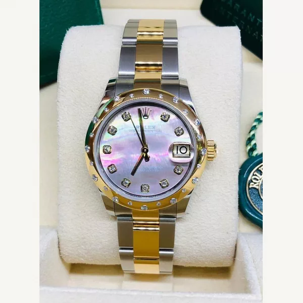 Rolex Datejust Mother of Pearl Diamond Dial 31mm with Oyster Bracelet | Condition: Like new & unworn | Year of production 2021 | Original box | Original papers