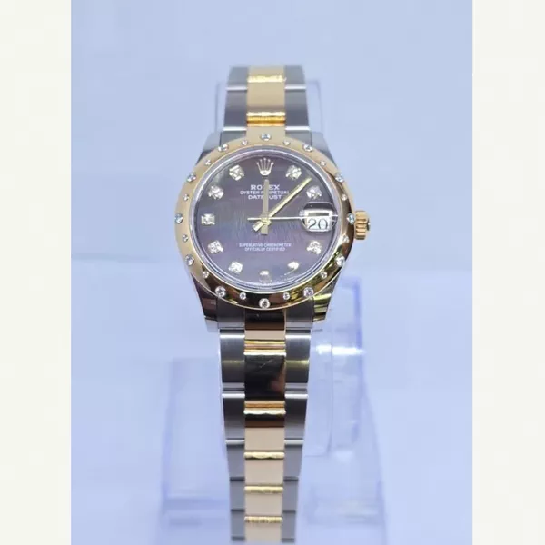 Rolex Datejust Mother of Pearl Diamond Dial 31mm with Oyster Bracelet | Condition: Like new & unworn | Year of production 2021 | Original box | Original papers