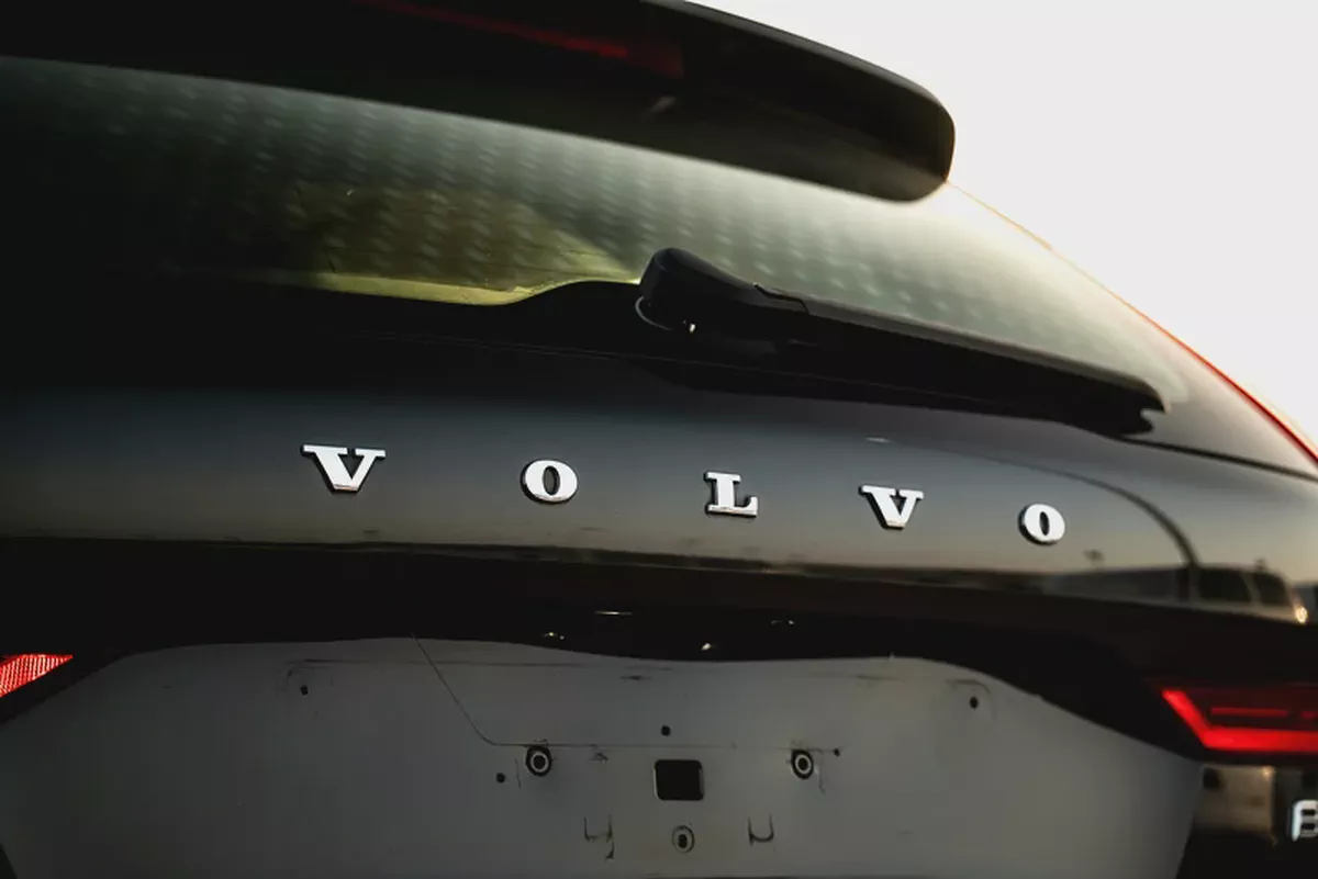 Volvo XC60 B5 FWD MOMENTUM 2022 Low Mileage GCC-5-5