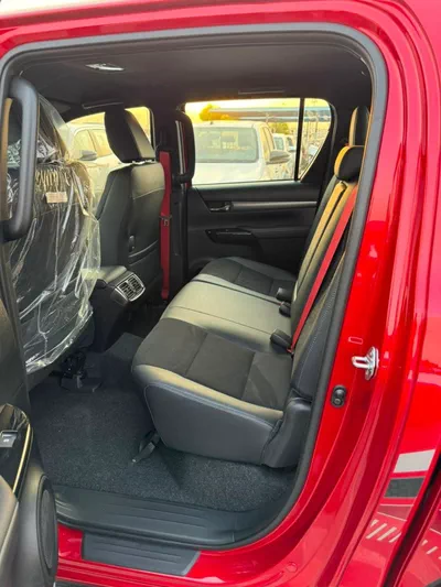 Toyota Hilux GR SPORT || 2.8L DIESEL V4 A/T | DRIVER PWR SEAT | LEATHER SEATS | 360*CAMERA | BLIND SPOT (CODE # H-12