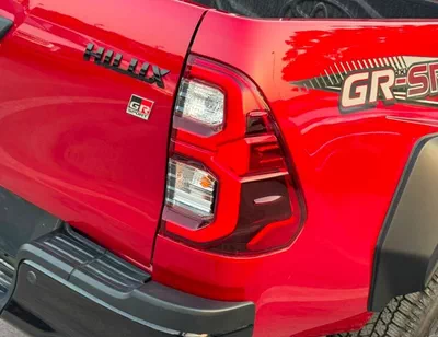Toyota Hilux GR SPORT || 2.8L DIESEL V4 A/T | DRIVER PWR SEAT | LEATHER SEATS | 360*CAMERA | BLIND SPOT (CODE # H-4