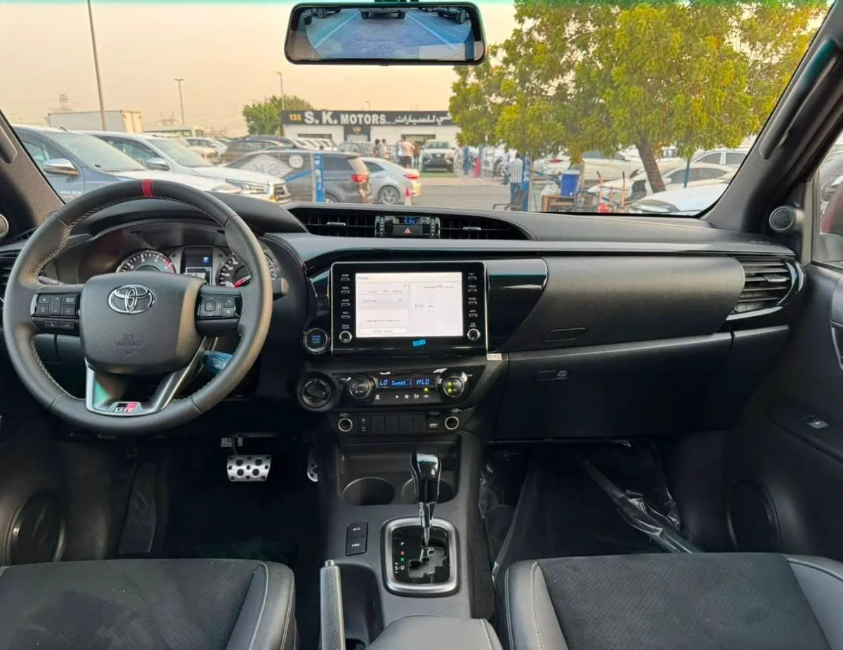 Toyota Hilux GR SPORT || 2.8L DIESEL V4 A/T | DRIVER PWR SEAT | LEATHER SEATS | 360*CAMERA | BLIND SPOT (CODE # H-14-0