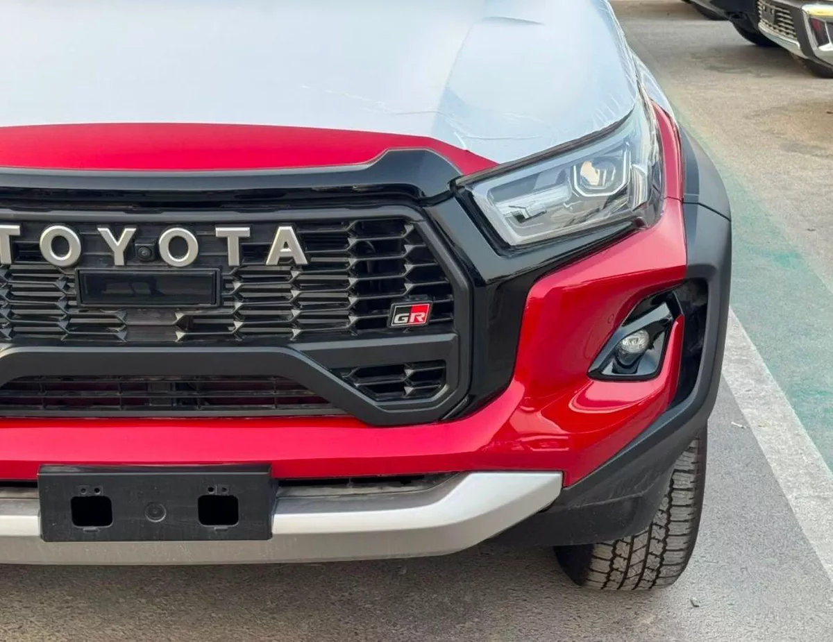 Toyota Hilux GR SPORT || 2.8L DIESEL V4 A/T | DRIVER PWR SEAT | LEATHER SEATS | 360*CAMERA | BLIND SPOT (CODE # H-6-0